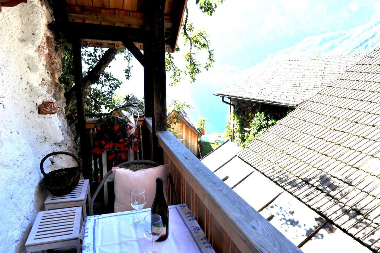 Haus Am Hof - 15Th Century House At The Lake, Near The Marketplace, With A Balcony Hallstatt Exterior foto